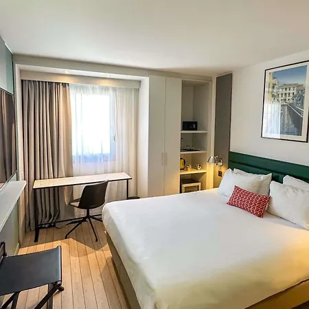 Mercure 4* אז'אקסיו